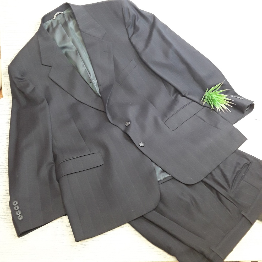 Stafford Navy pins striped pleated pant wool suit